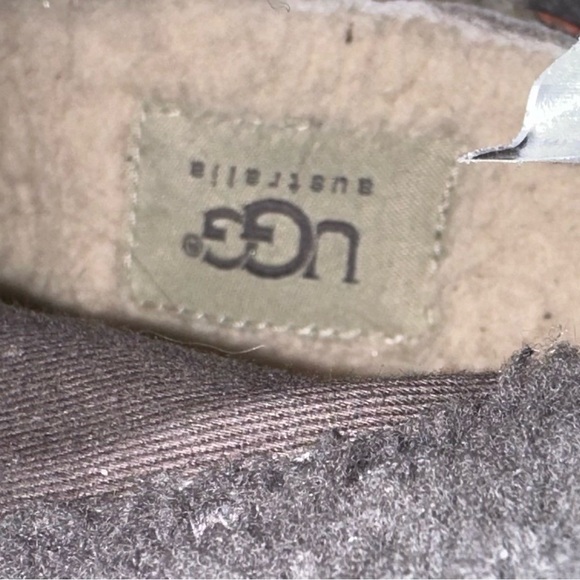 UGG Boots size 7 - Picture 6 of 7